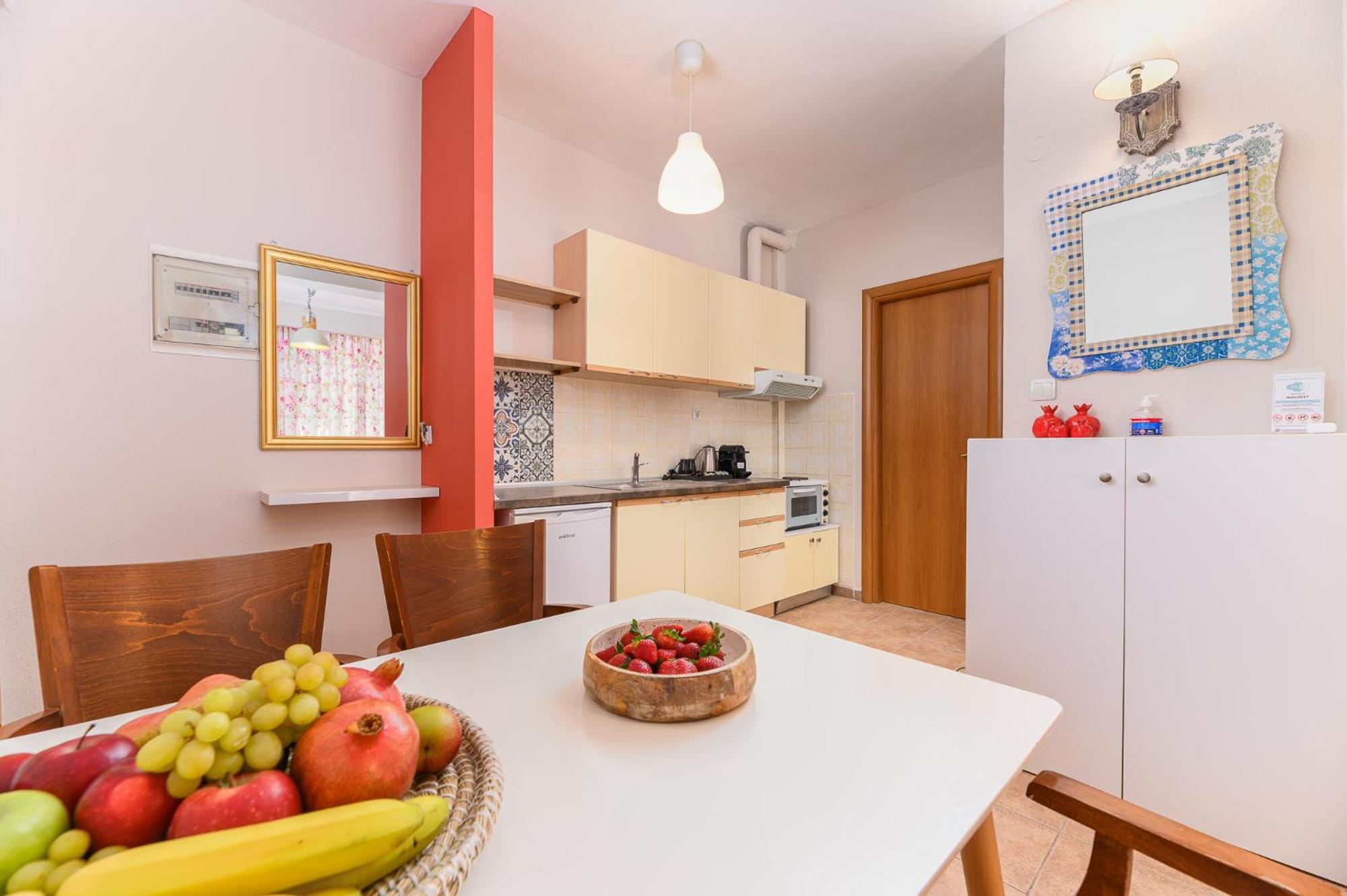 Ikies Luxury Apartments Ofrinion Exterior photo