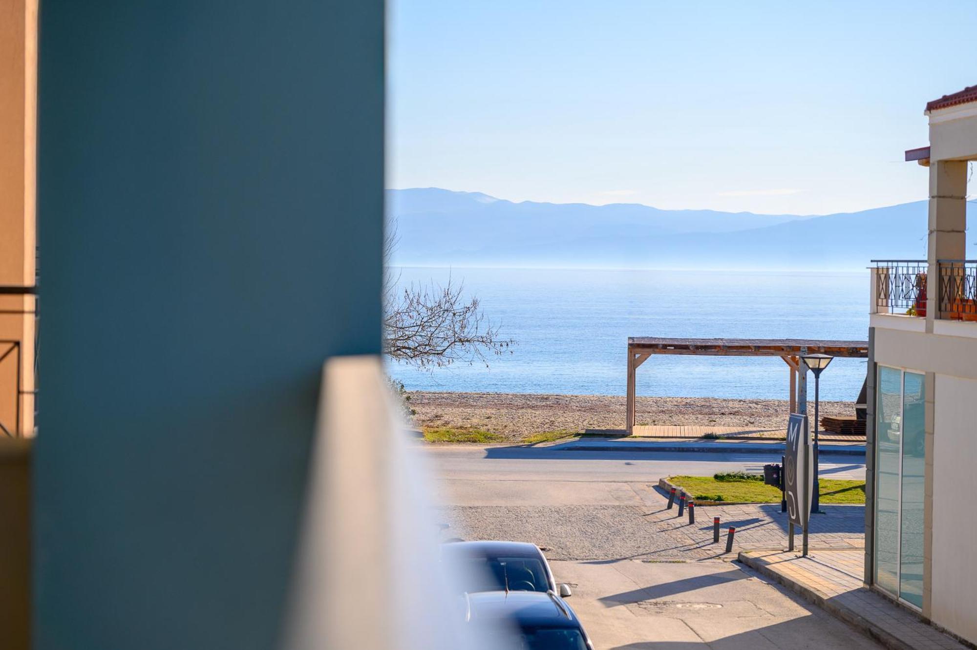 Ikies Luxury Apartments Ofrinion Exterior photo